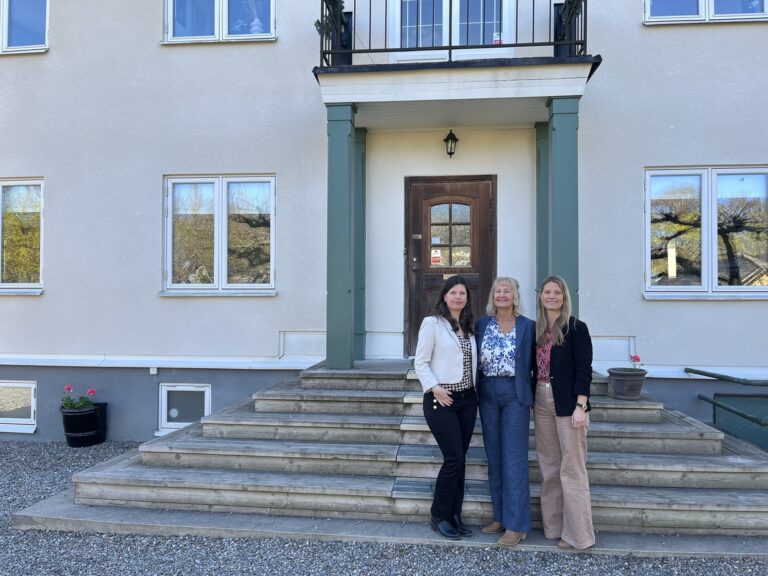 Bild på Bokförlaget Opals ägare, Melina Nordstrand, Catrine Christell, Malou Najic